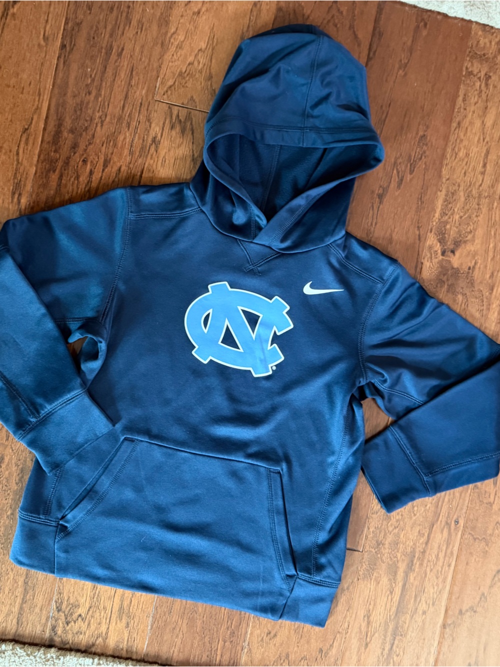 Nike Kids' North Carolina Tar Heels hoodie, size medium